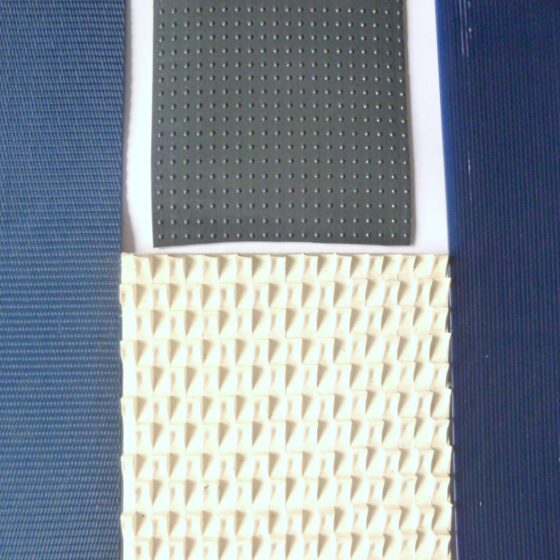 TOOTHED EXTRACTOR BELTS