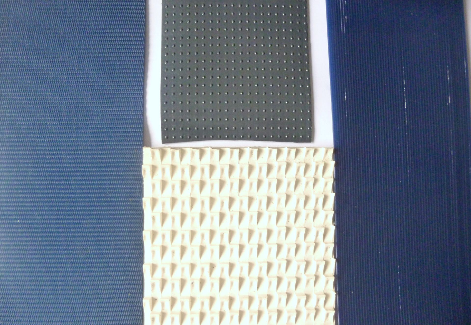 TOOTHED EXTRACTOR BELTS